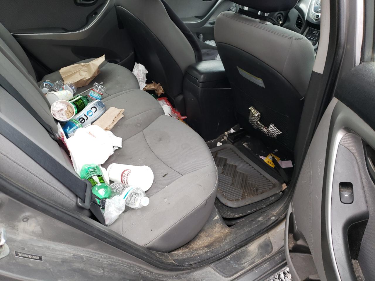 Photo 6 from auction – 2013 HYUNDAI ELANTRA GL with VIN 5NPDH4AE9DH204591