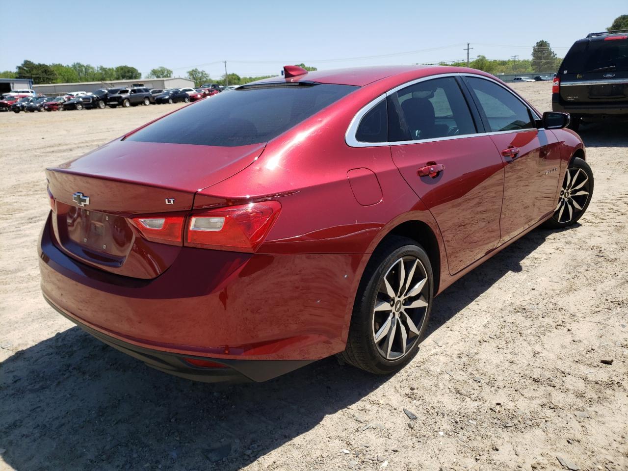 Photo 4 from auction – 2018 CHEVROLET MALIBU LT with VIN 1G1ZD5ST7JF255767