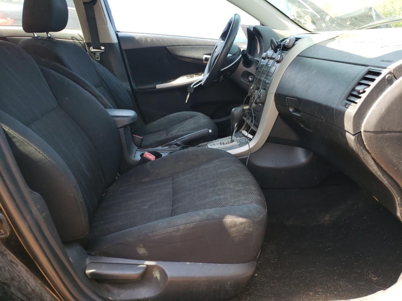 Photo 5 from auction – 2011 TOYOTA COROLLA with VIN 2T1BU4EE4BC589720