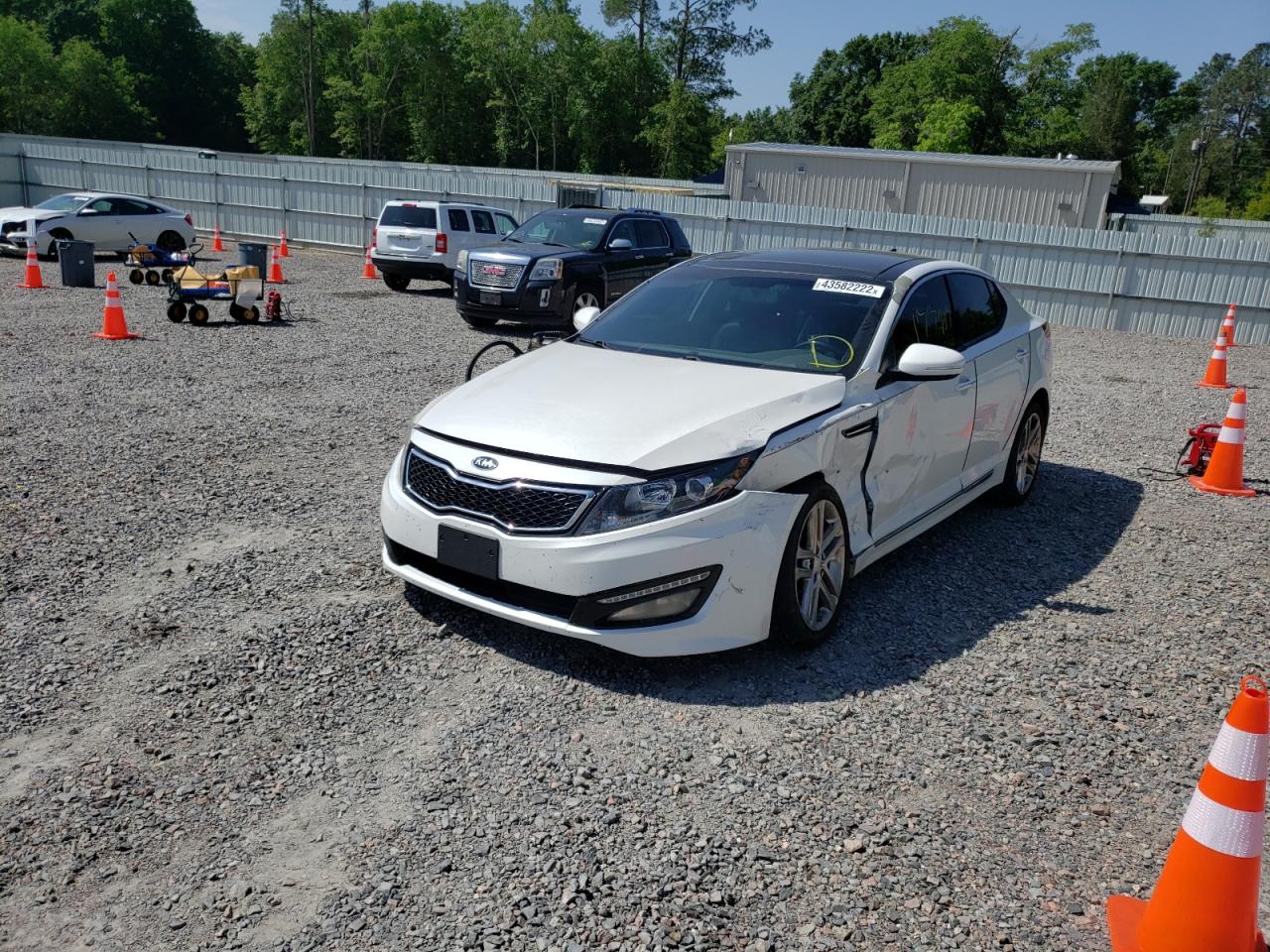 Photo 2 from auction – 2013 KIA OPTIMA SX with VIN 5XXGR4A6XDG094648