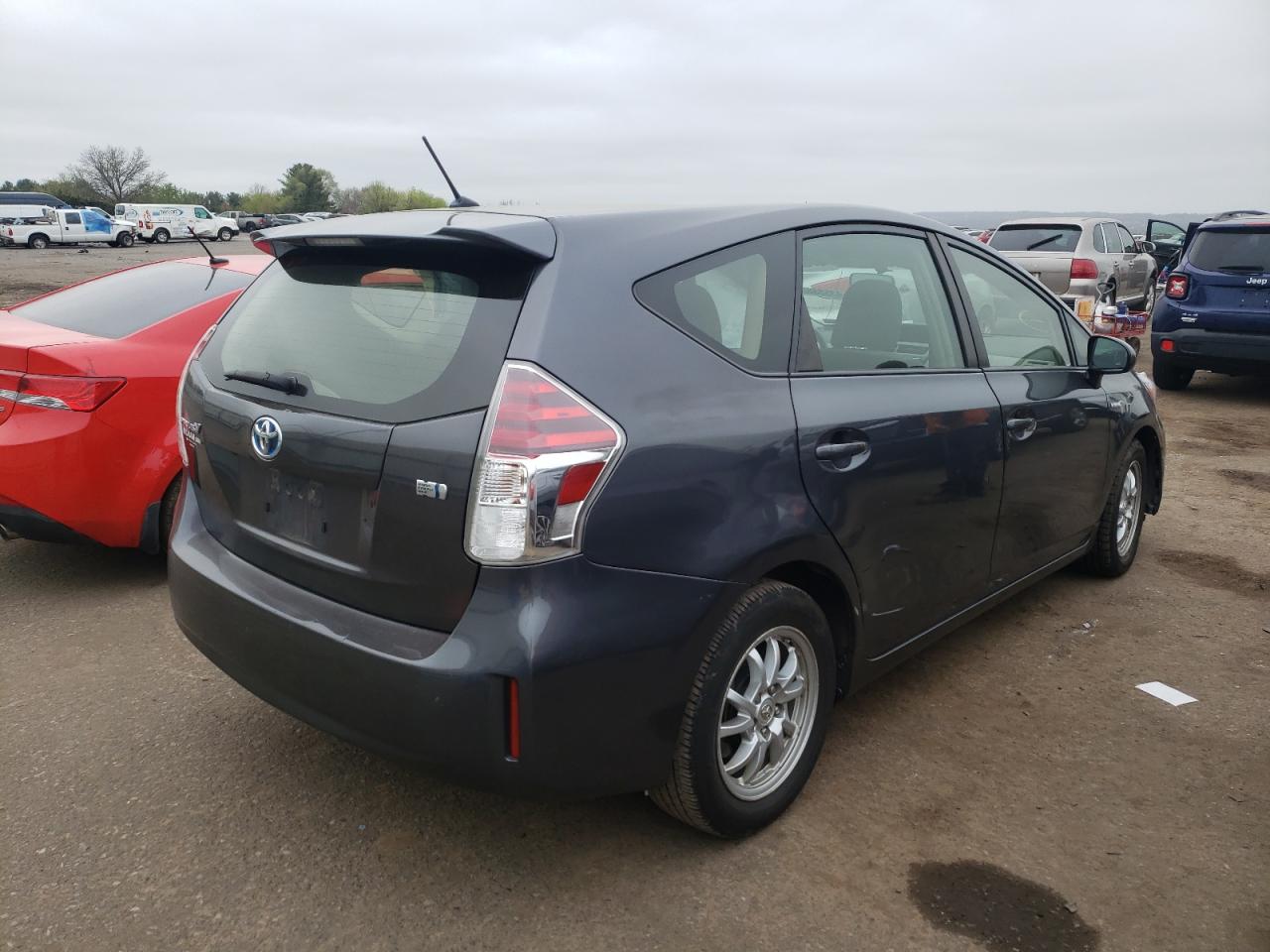 Photo 4 from auction – 2016 TOYOTA PRIUS V with VIN JTDZN3EU5GJ046644