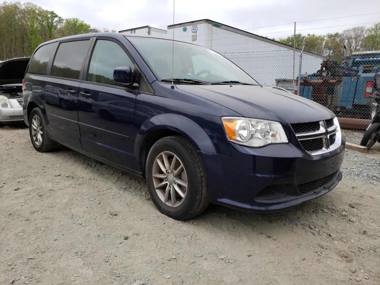 DODGE GRAND CARA 2015 with VIN 2C4RDGBG8FR670425 - Photo from auction