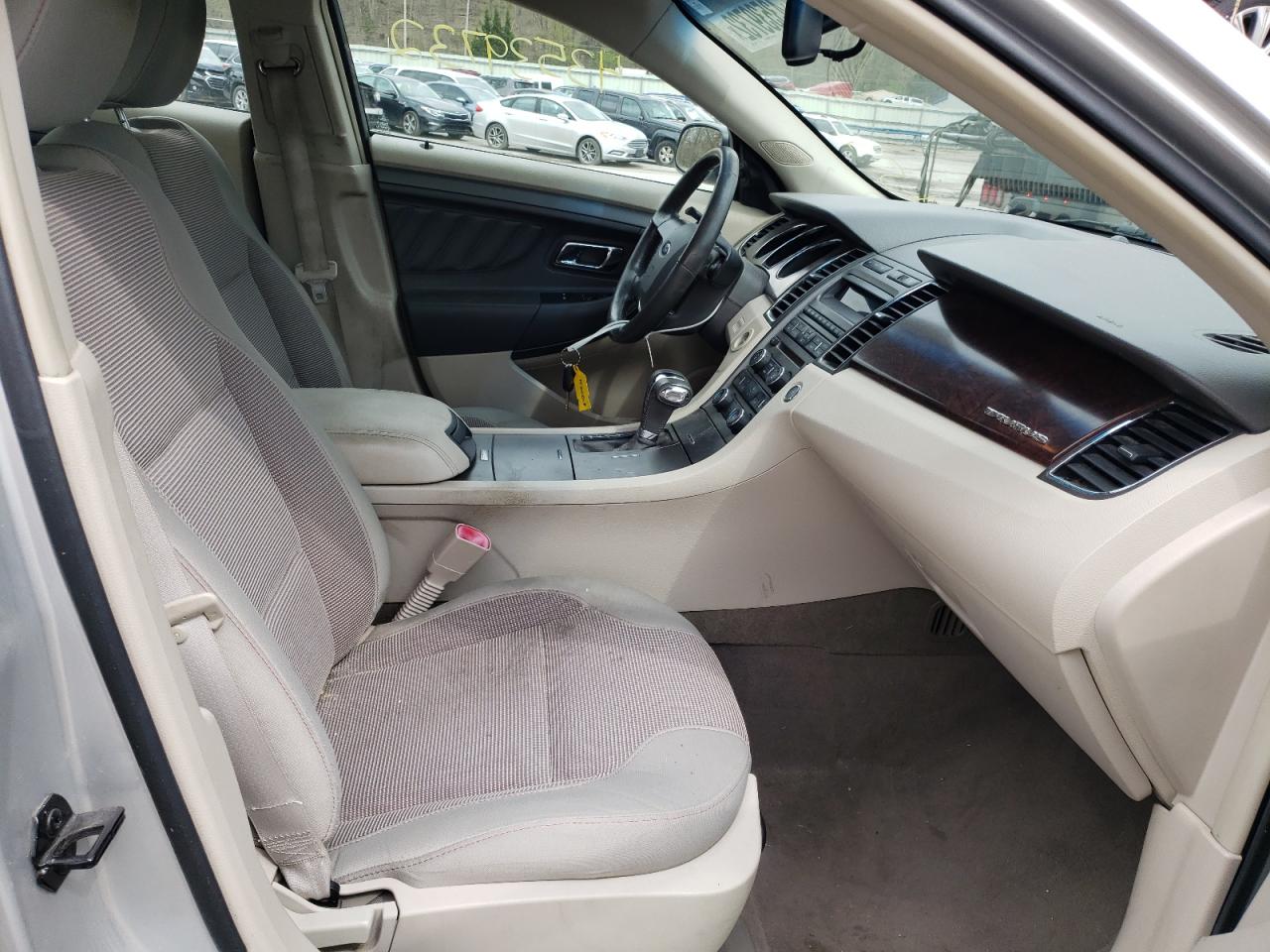 Photo 5 from auction – 2010 FORD TAURUS SEL with VIN 1FAHP2EWXAG101746