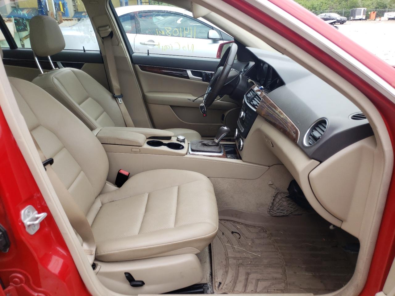 Photo 5 from auction – 2013 MERCEDES-BENZ C 250 with VIN WDDGF4HB2DA839907