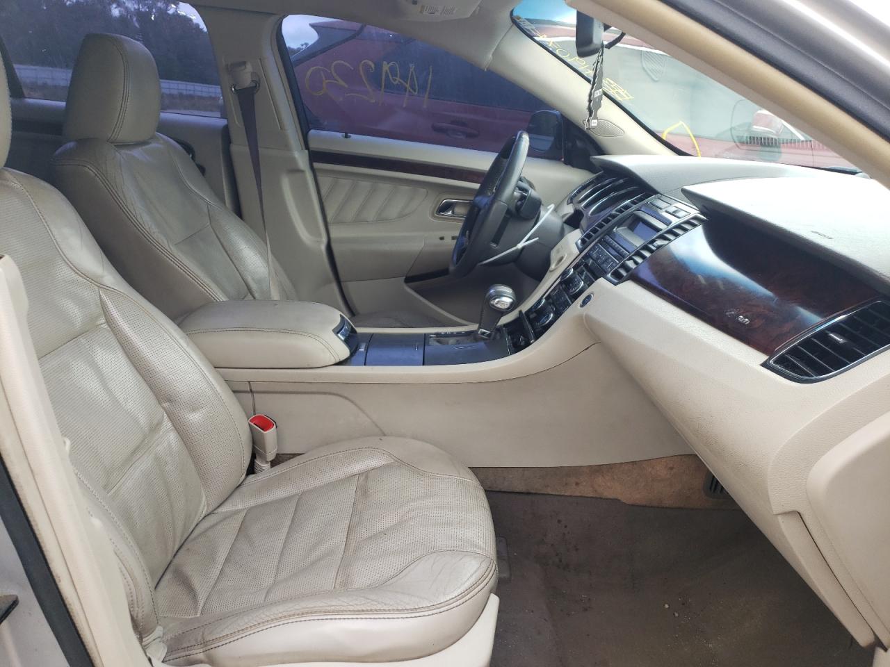 Photo 5 from auction – 2010 FORD TAURUS LIM with VIN 1FAHP2FW8AG153942