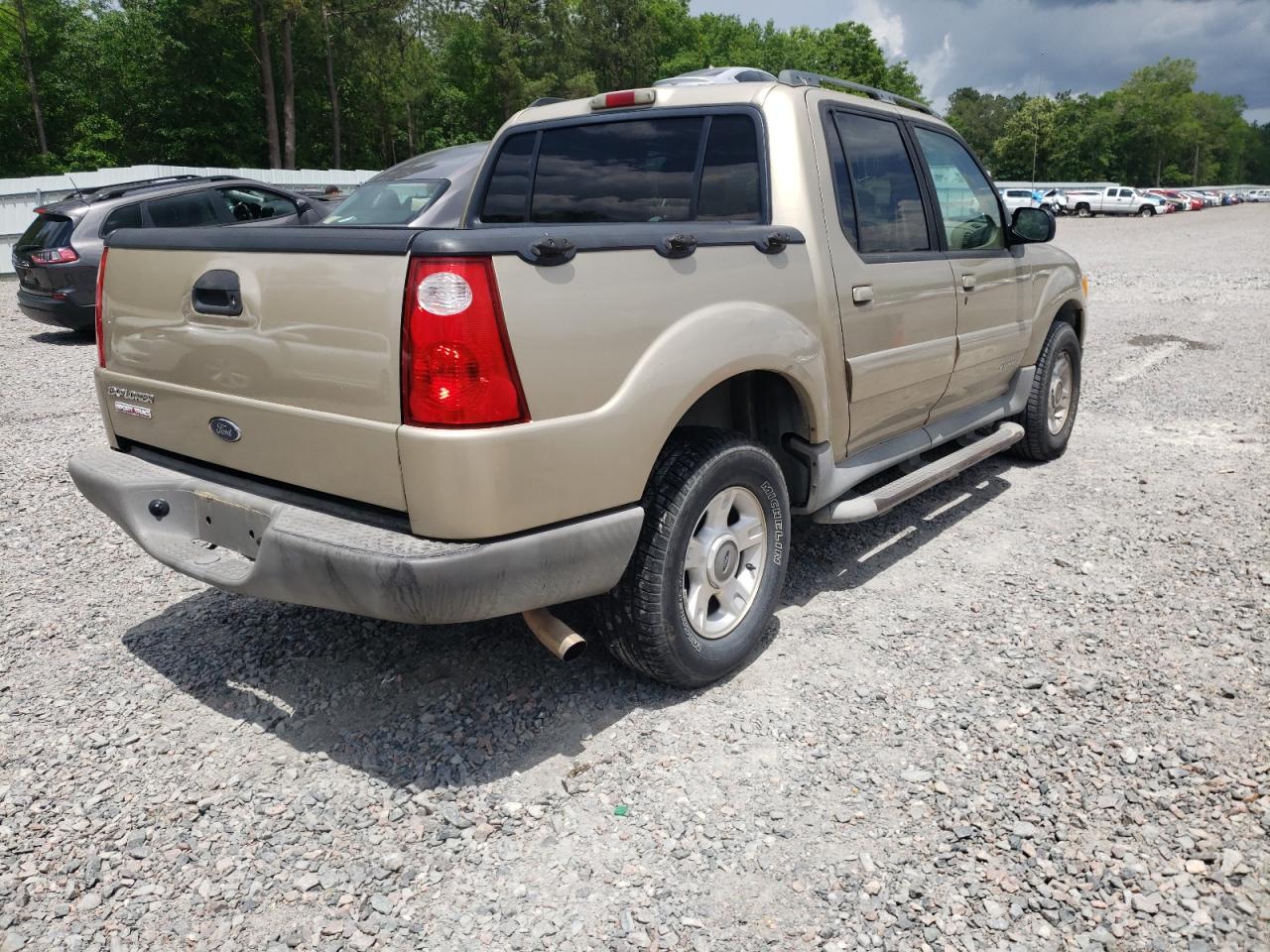 Photo 4 from auction – 2002 FORD EXPLORER S with VIN 1FMZU77E52UB71534