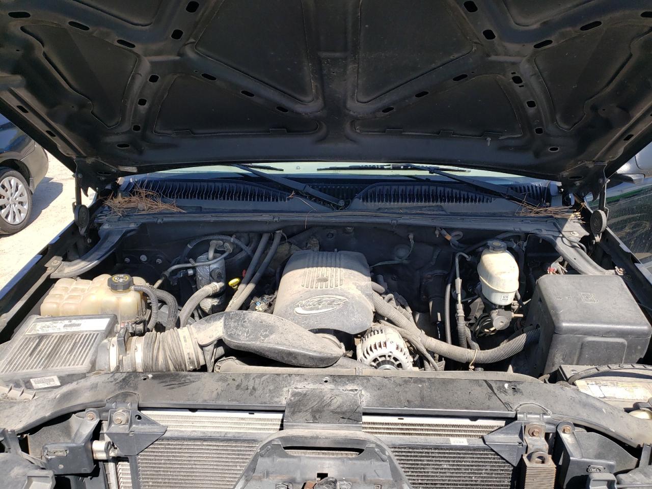 Photo 7 from auction – 2003 CHEVROLET SILVERADO with VIN 1GCHK23U63F214001