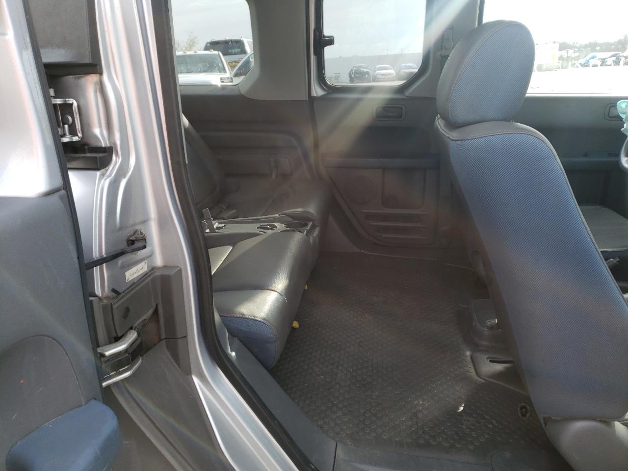 Photo 6 from auction – 2003 HONDA ELEMENT DX with VIN 5J6YH28203L014460