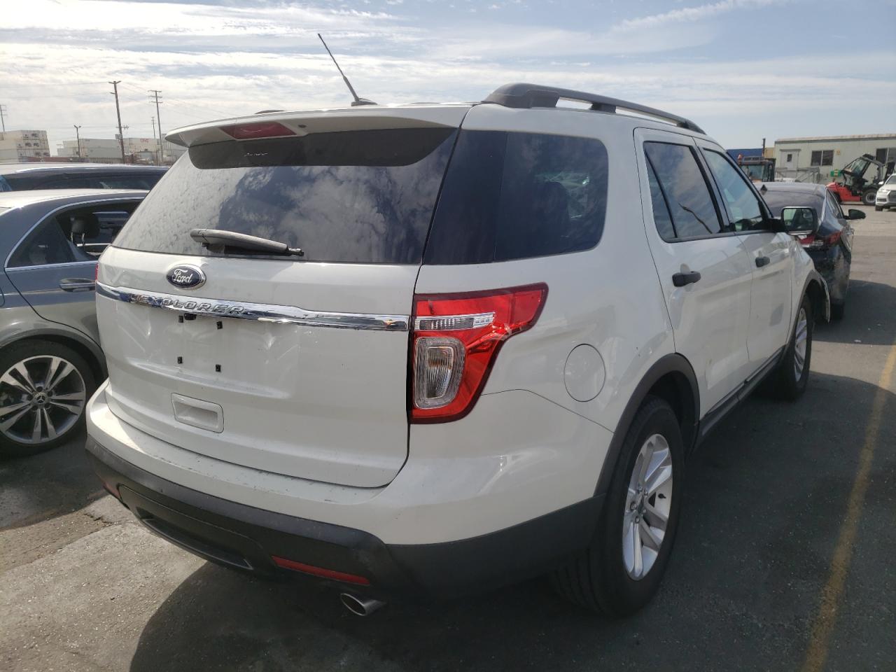 Photo 4 from auction – 2012 FORD EXPLORER with VIN 1FMHK7B87CGA44562