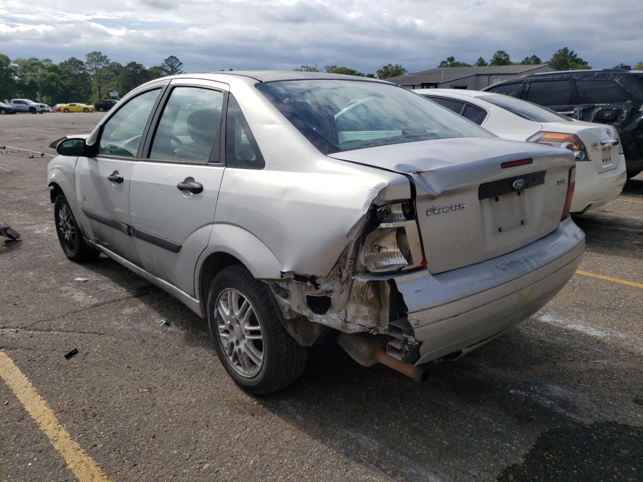 Photo 3 from auction – 2005 FORD FOCUS ZX4 with VIN 1FAFP34N55W129729