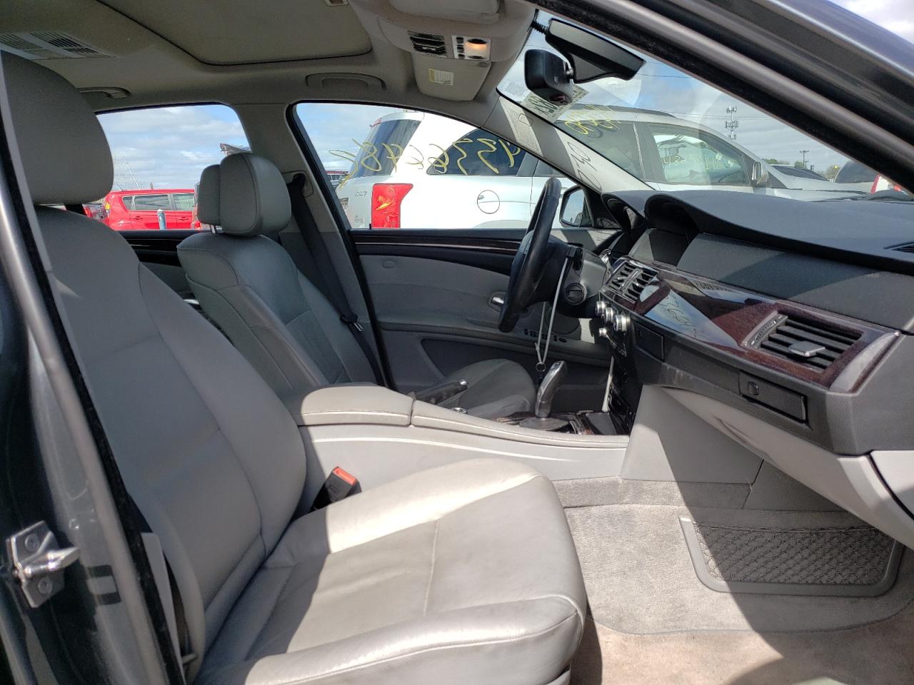 Photo 5 from auction – 2010 BMW 528 XI with VIN WBANV1C53AC443230