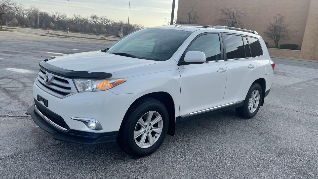 Photo 2 from auction – 2012 TOYOTA HIGHLANDER with VIN 5TDBK3EH6CS151056