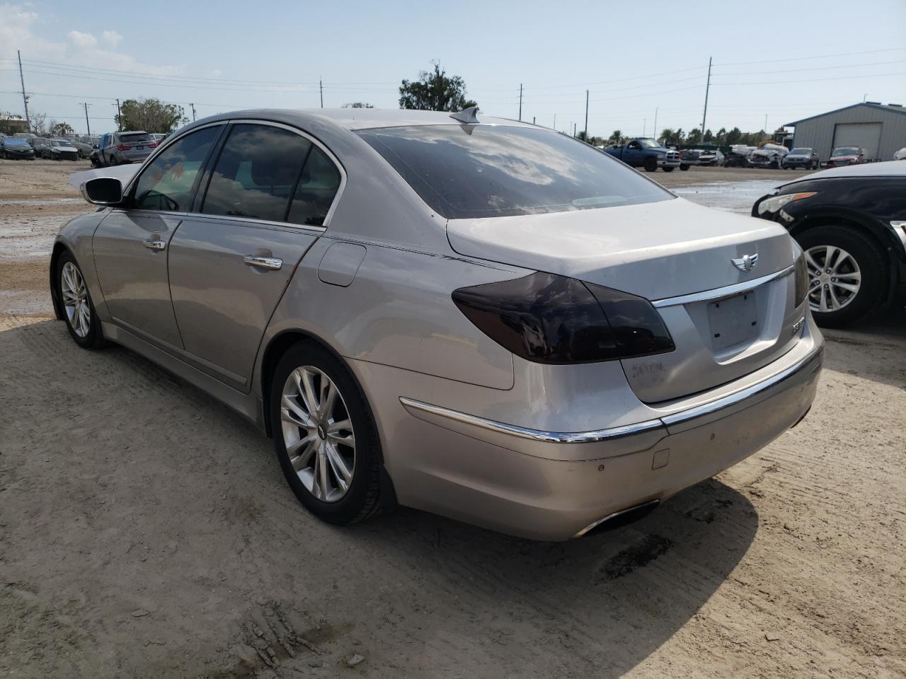 Photo 3 from auction – 2013 HYUNDAI GENESIS 3. with VIN KMHGC4DD2DU220843