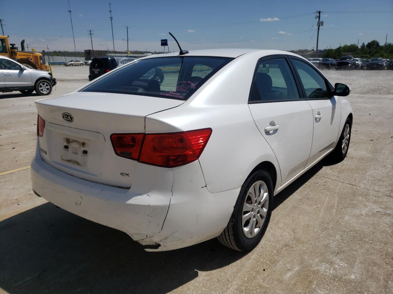 Photo 4 from auction – 2011 KIA FORTE EX with VIN KNAFU4A24B5890981