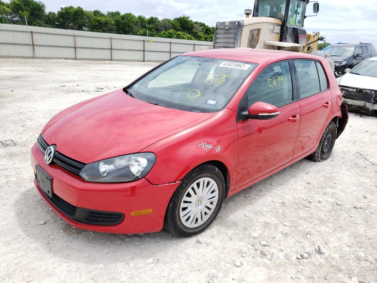 Photo 2 from auction – 2014 VOLKSWAGEN GOLF with VIN WVWDB7AJ6EW011469