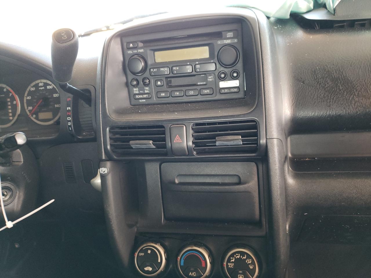 Photo 9 from auction – 2004 HONDA CR-V LX with VIN SHSRD68444U206072