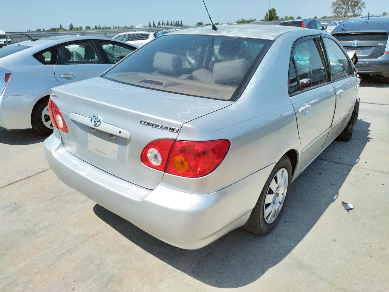 Foto 4 de la subasta – 2003 TOYOTA COROLLA CE con VIN JTDBR32E230044689