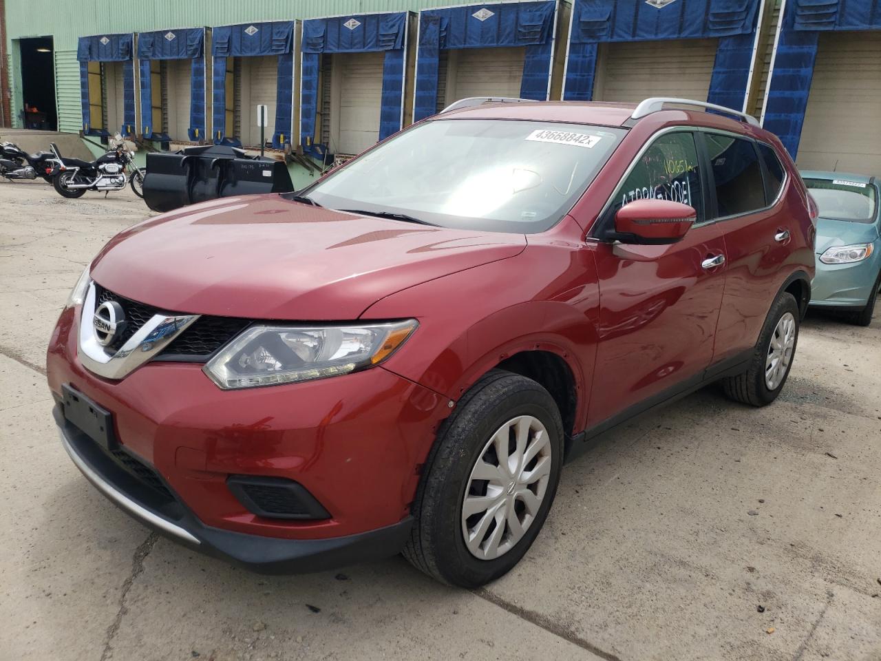 Photo 2 from auction – 2016 NISSAN ROGUE S with VIN KNMAT2MT7GP606411