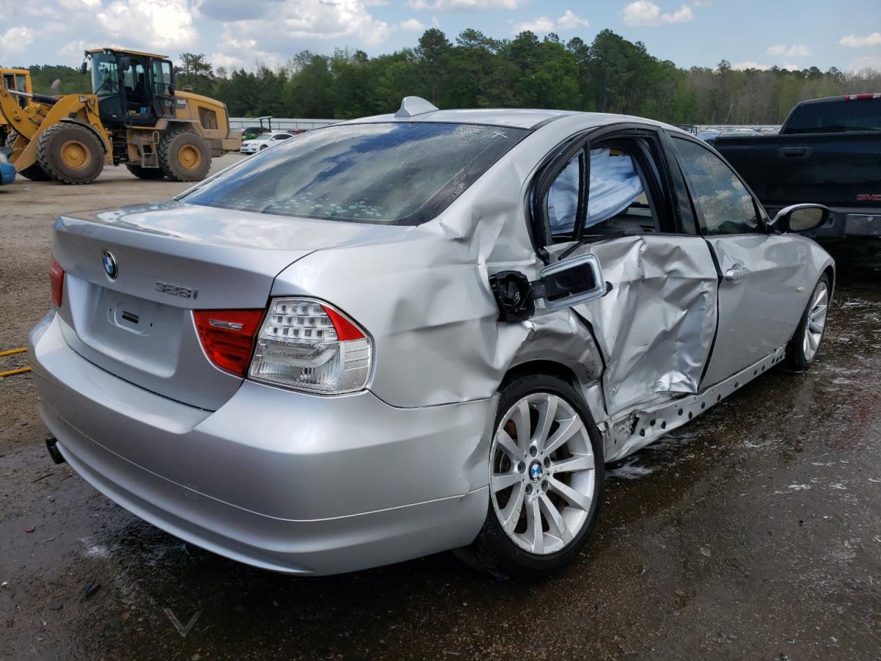 Photo 9 from auction – 2011 BMW 328 I with VIN WBAPH7G59BNM59015