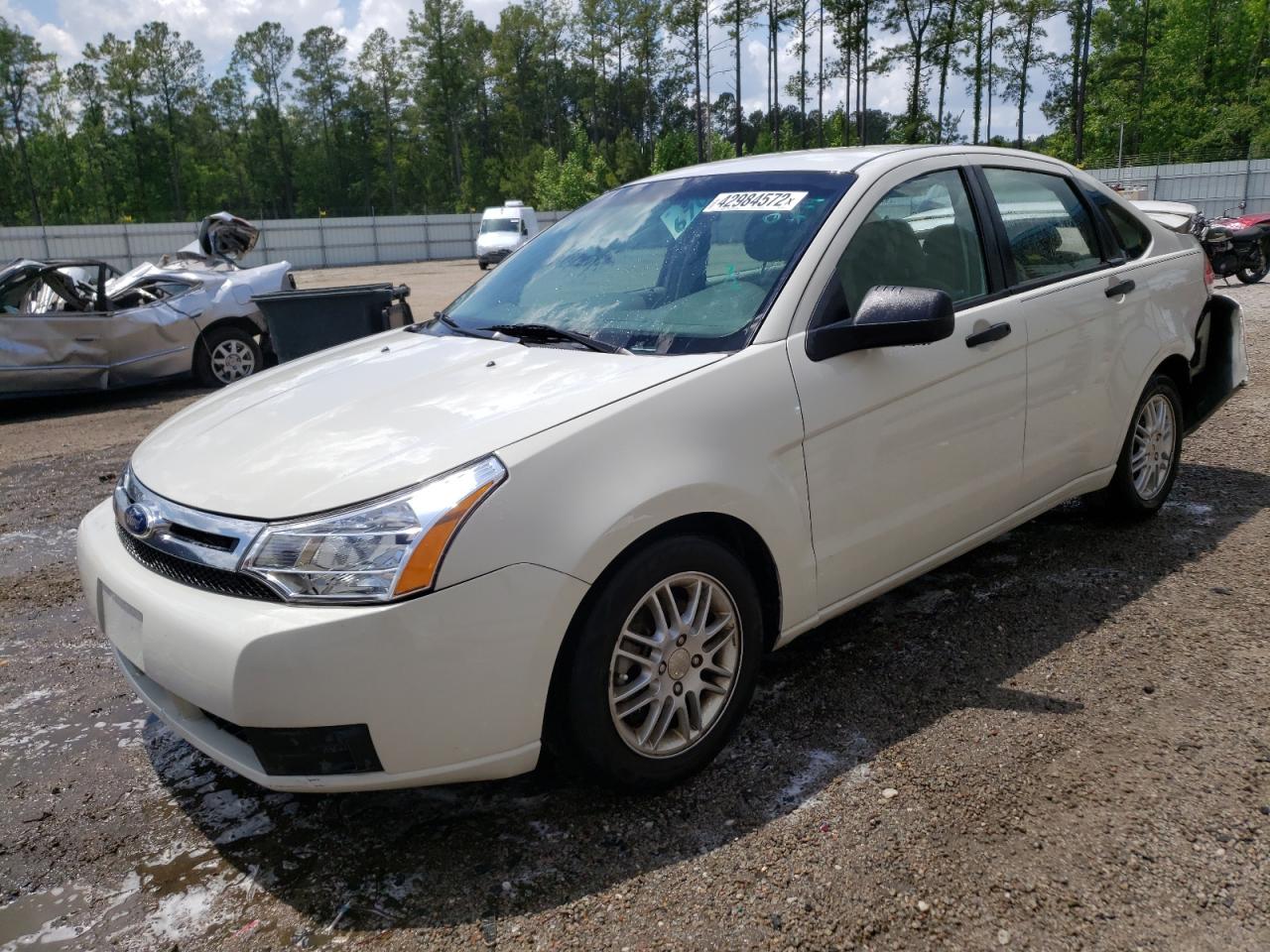 Photo 14 from auction – 2011 FORD FOCUS SE with VIN 1FAHP3FN4BW140979