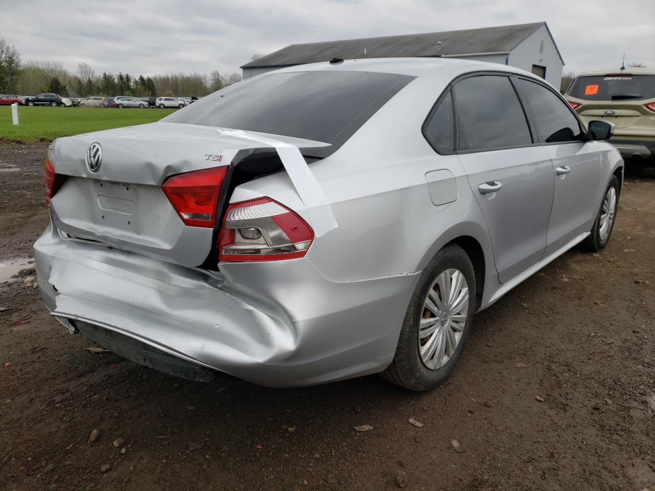 Photo 4 from auction – 2014 VOLKSWAGEN PASSAT S with VIN 1VWAT7A35EC053597