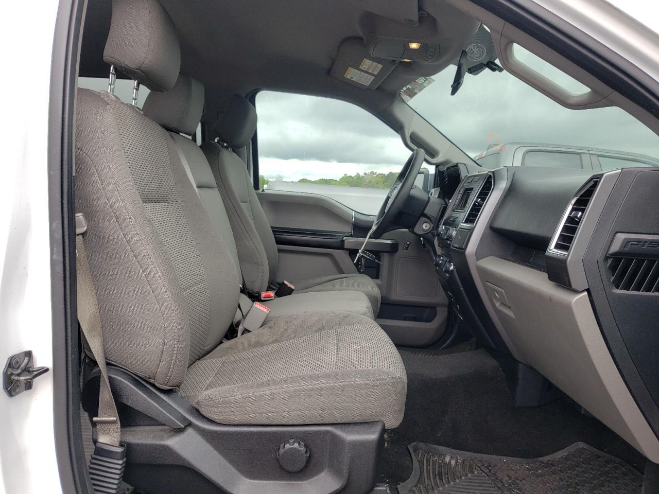 Photo 5 from auction – 2015 FORD F150 SUPER with VIN 1FTEW1CF0FFB00602