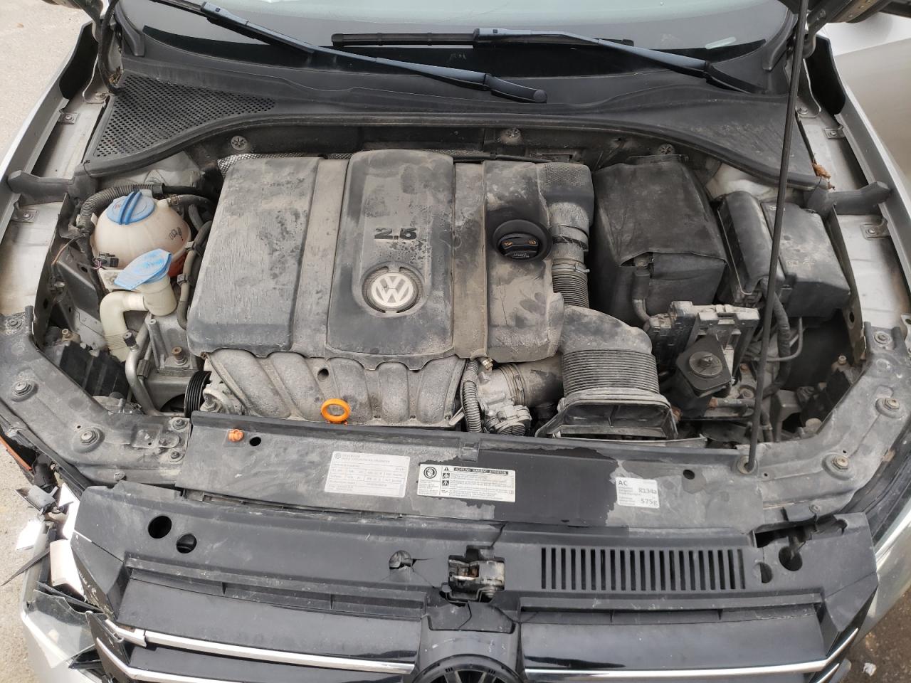 Photo 7 from auction – 2012 VOLKSWAGEN PASSAT SE with VIN 1VWBP7A36CC073959