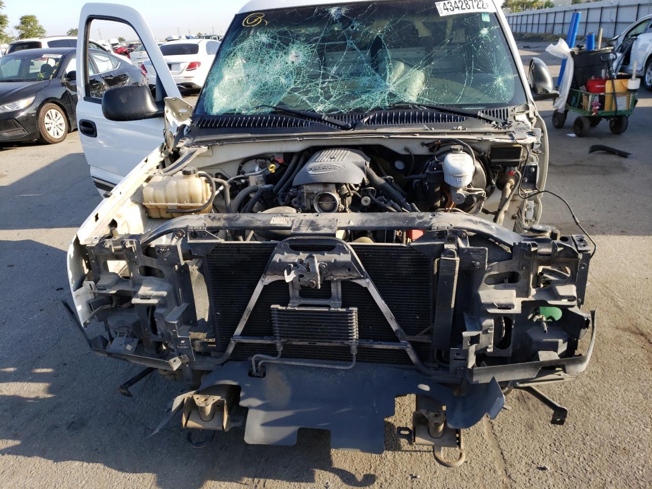 Photo 9 from auction – 2004 CHEVROLET SILVERADO with VIN 2GCEC19T441219747