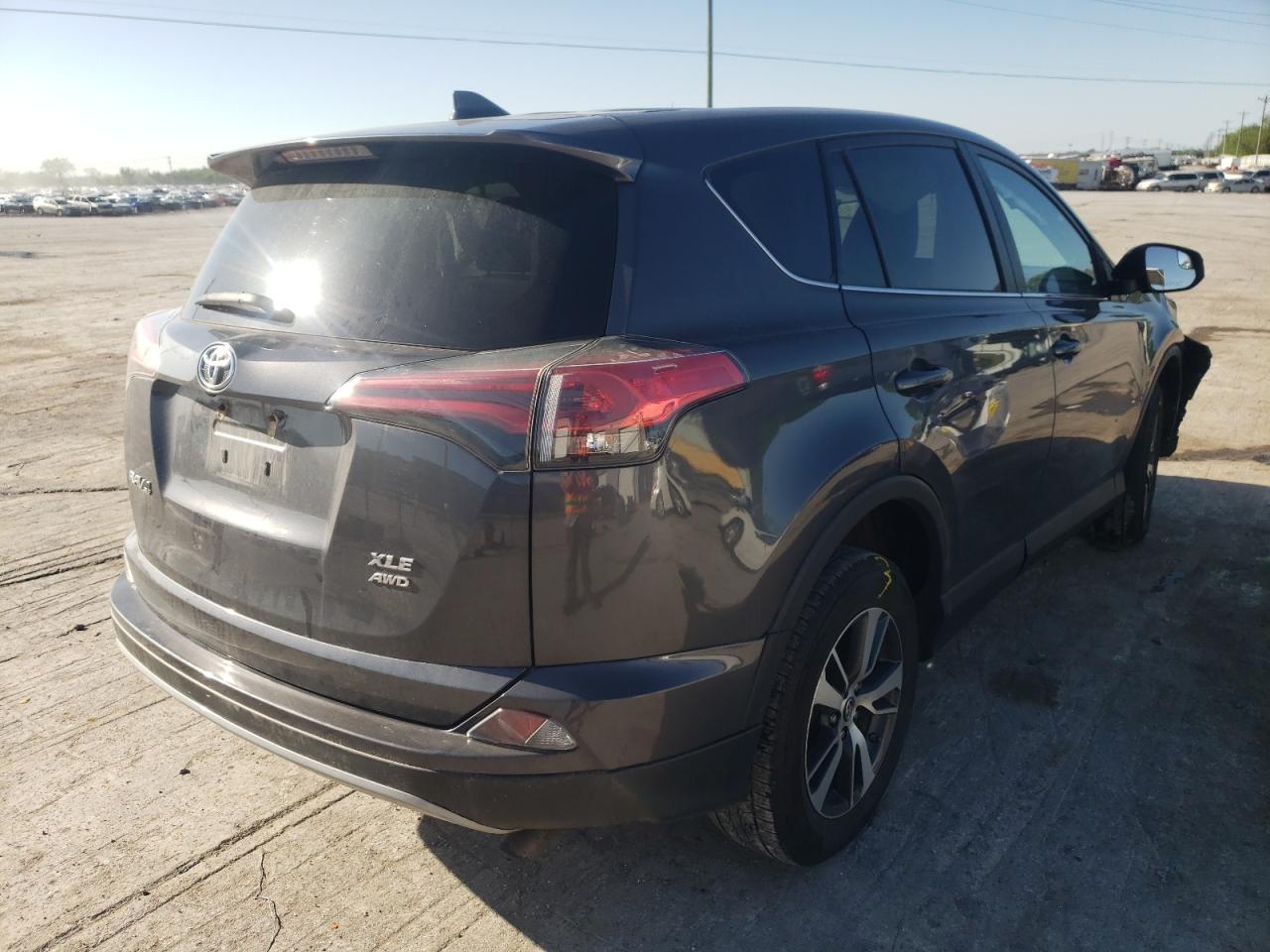 Photo 4 from auction – 2018 TOYOTA RAV4 ADVEN with VIN 2T3RFREV3JW808578