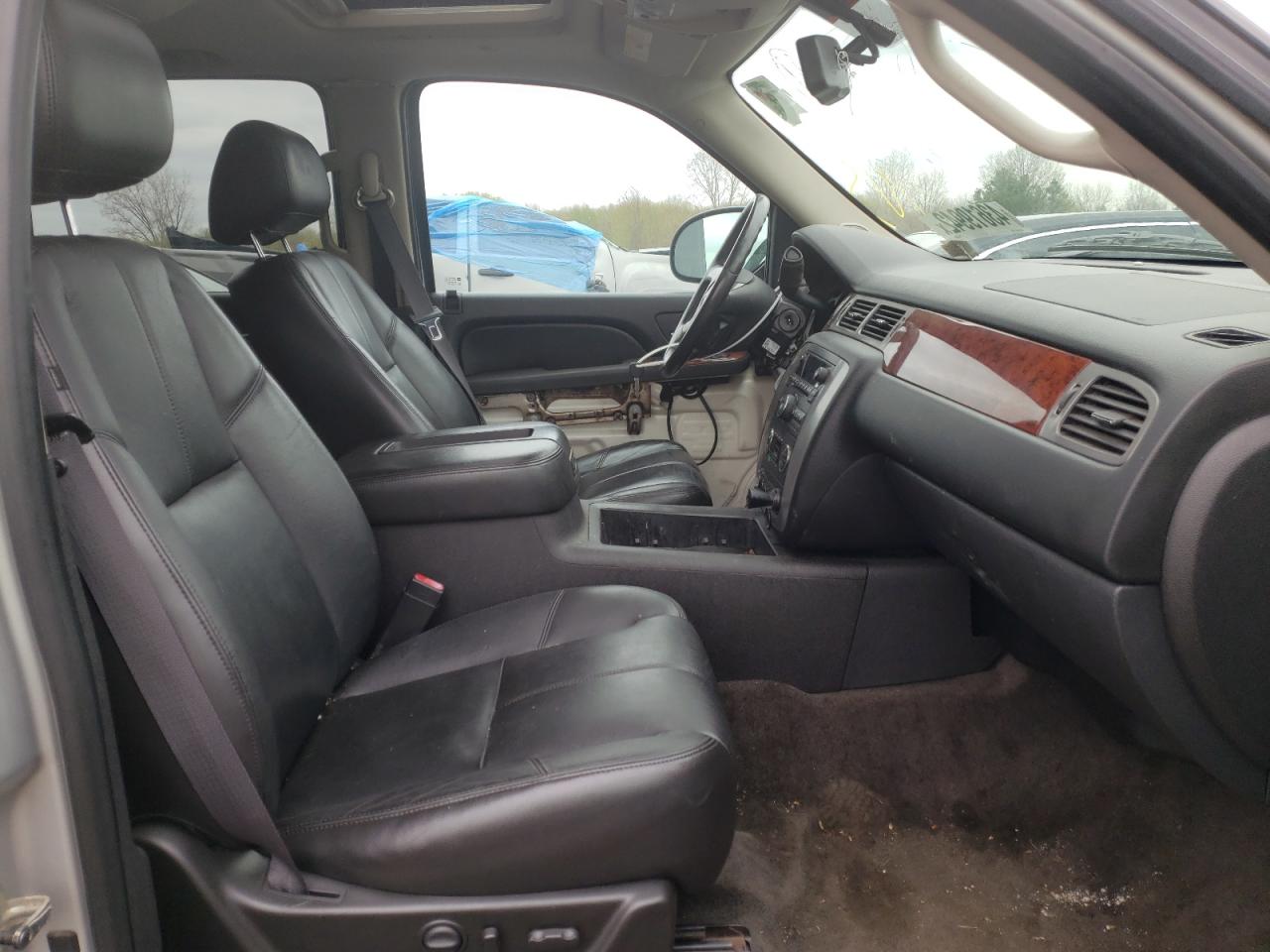 Photo 5 from auction – 2011 GMC YUKON SLT with VIN 1GKS2CE07BR336017