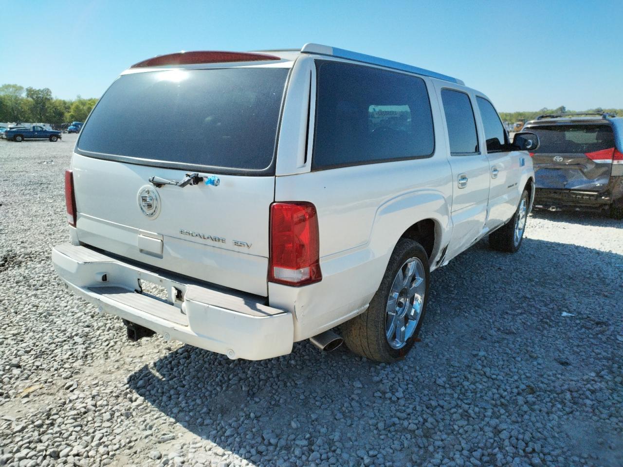 Photo 4 from auction – 2004 CADILLAC ESCALADE E with VIN 3GYFK66N14G333412