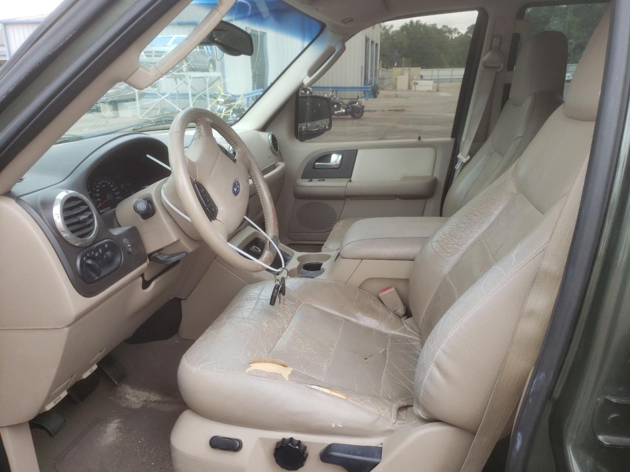 Photo 5 from auction – 2003 FORD EXPEDITION with VIN 1FMRU15W63LC30994