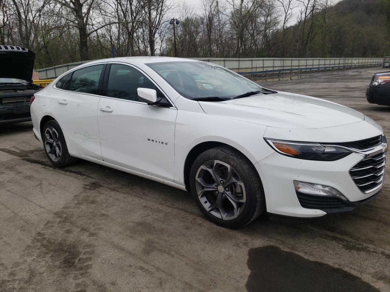 Photo 9 from auction – 2020 CHEVROLET MALIBU LT with VIN 1G1ZD5ST2LF107917