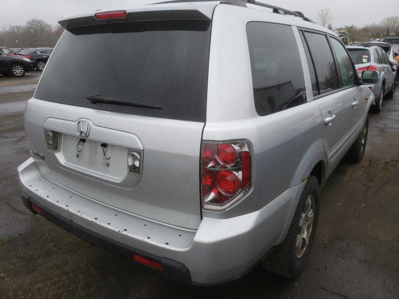 Photo 4 from auction – 2006 HONDA PILOT EX with VIN 5FNYF28576B004411