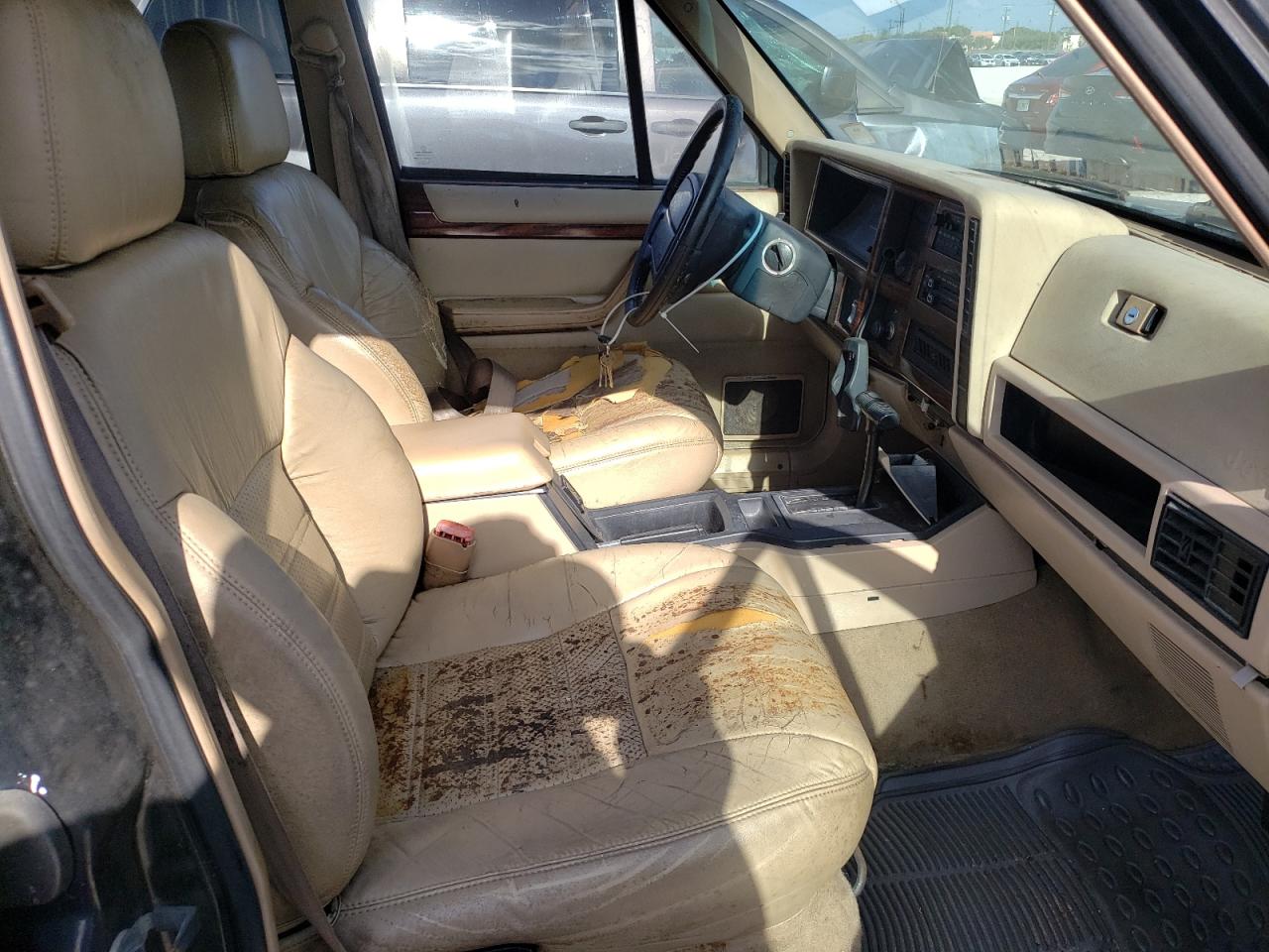 Photo 5 from auction – 1996 JEEP CHEROKEE C with VIN 1J4FT78S5TL229481