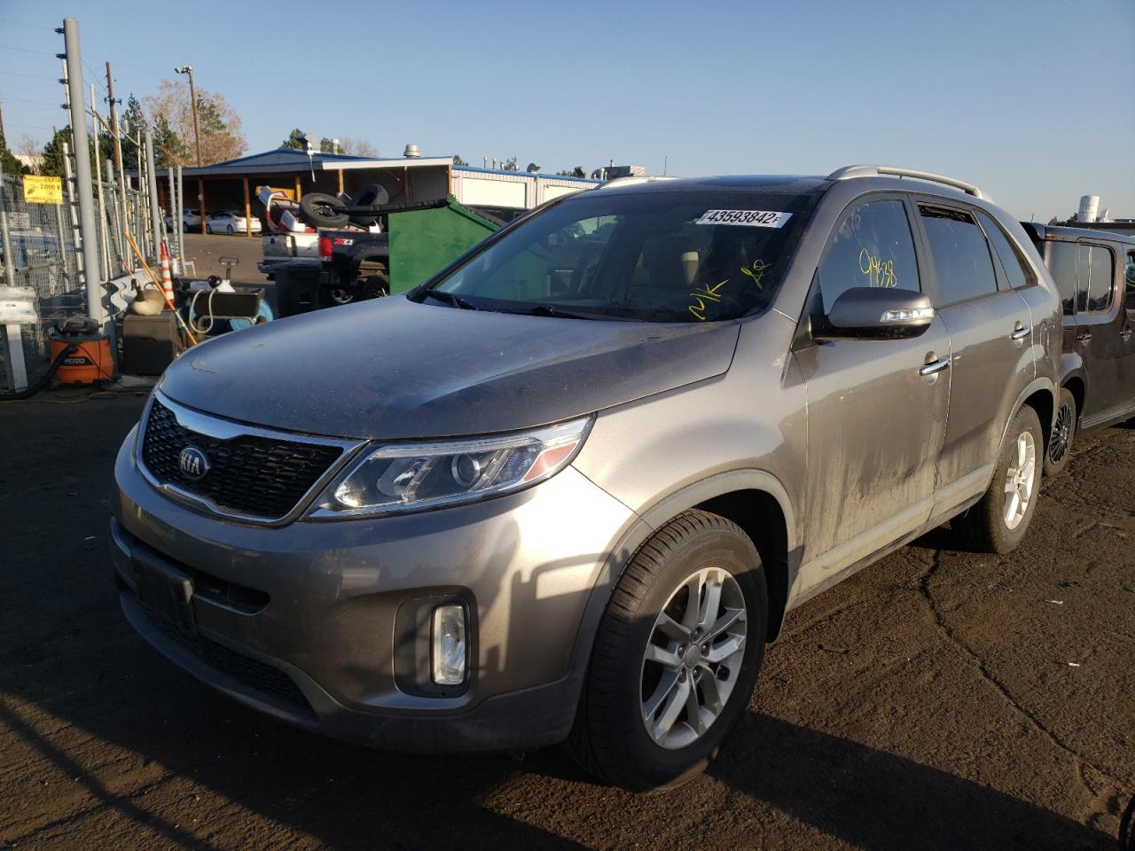 Photo 2 from auction – 2014 KIA SORENTO with VIN 5XYKT3A61EG531875
