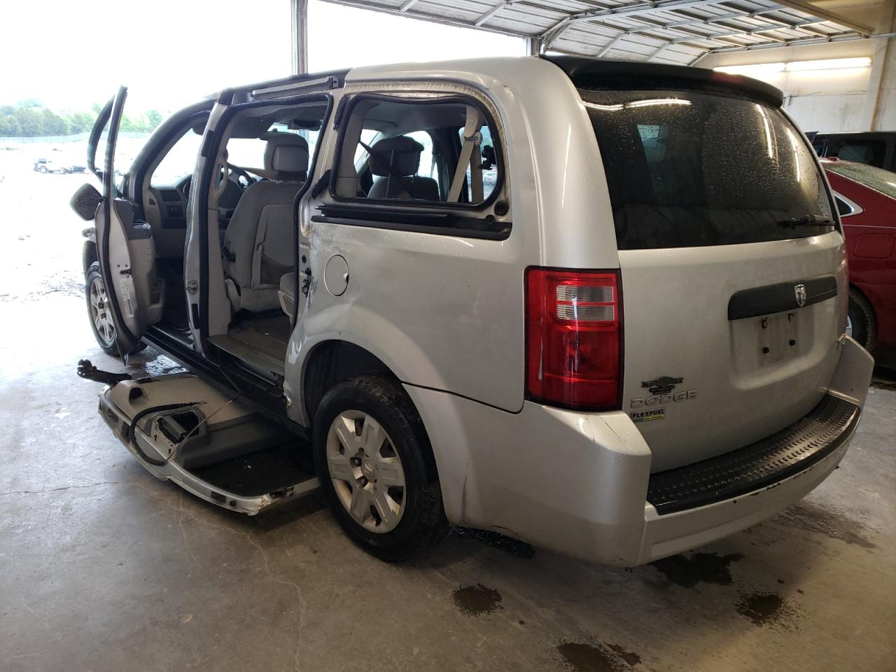 Photo 3 from auction – 2010 DODGE GRAND CARA with VIN 2D4RN4DE6AR439297