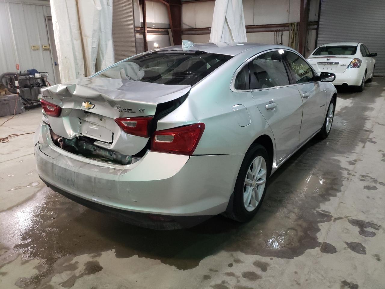 Photo 4 from auction – 2017 CHEVROLET MALIBU LT with VIN 1G1ZE5ST2HF194870