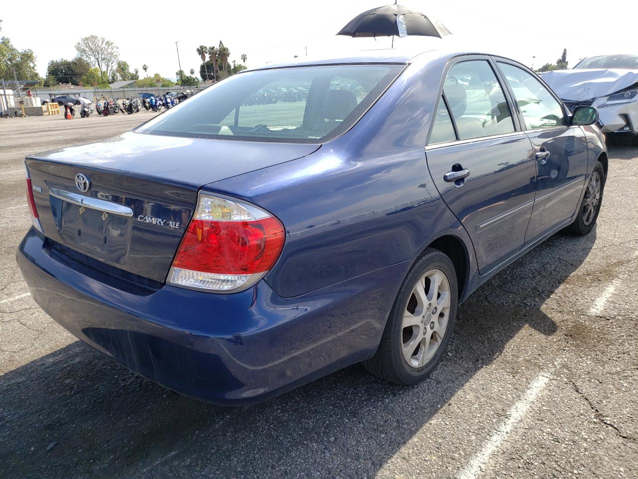 Photo 4 from auction – 2005 TOYOTA CAMRY LE with VIN 4T1BE32K25U072839
