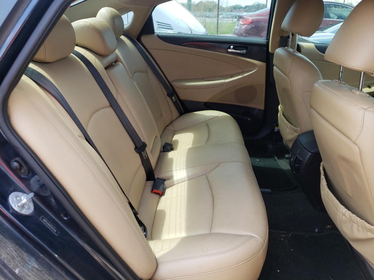 Photo 6 from auction – 2012 HYUNDAI SONATA SE with VIN 5NPEC4AB5CH431218