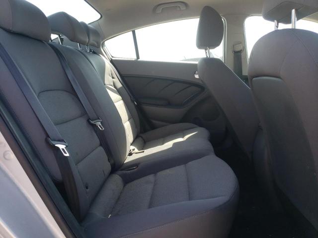 Photo 6 from auction – 2017 KIA FORTE LX with VIN 3KPFK4A79HE077024
