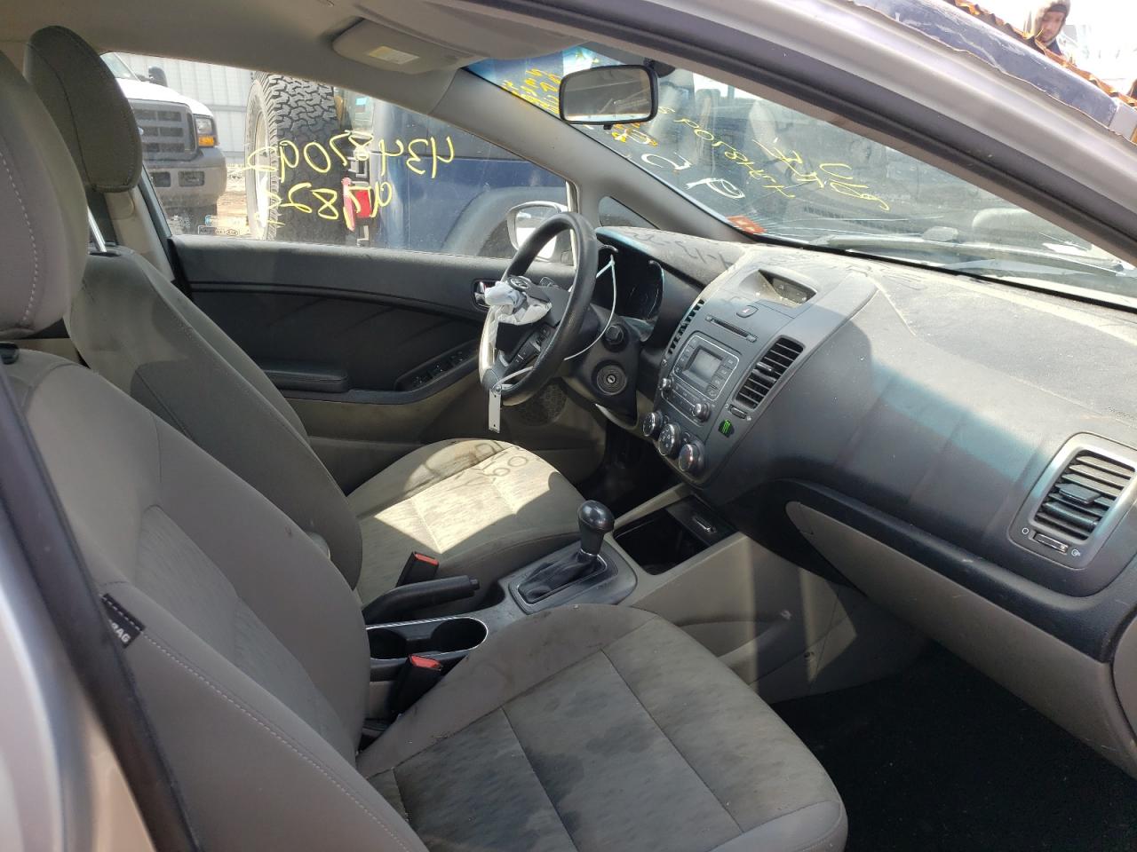 Photo 5 from auction – 2015 KIA FORTE LX with VIN KNAFK4A6XF5349593