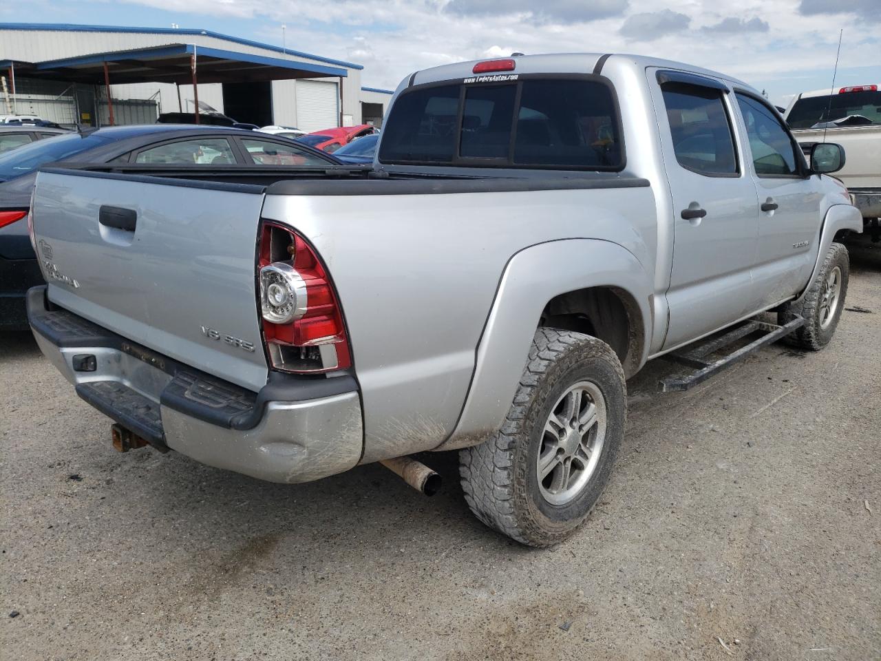 Photo 4 from auction – 2011 TOYOTA TACOMA DOU with VIN 5TFLU4EN5BX011597