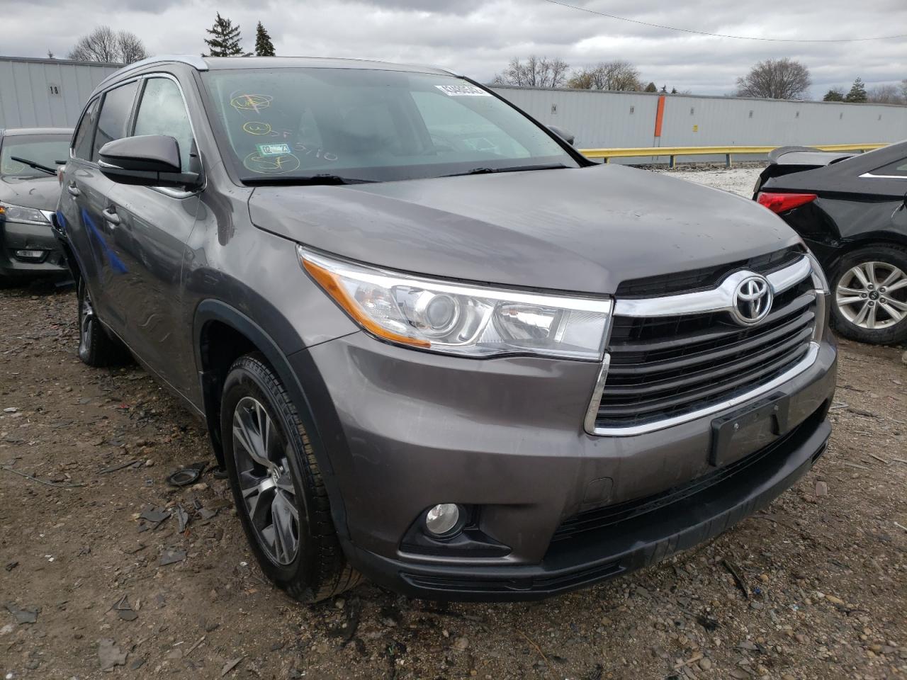 TOYOTA HIGHLANDER 2016 with VIN 5TDJKRFH9GS319887 - Photo from auction