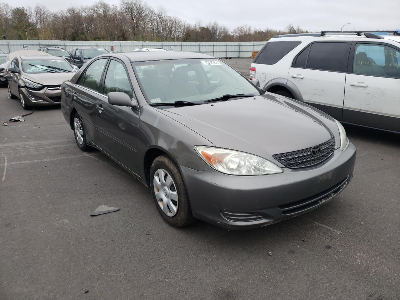 TOYOTA CAMRY LE 2002 with VIN 4T1BE32K52U549789 - Photo from auction