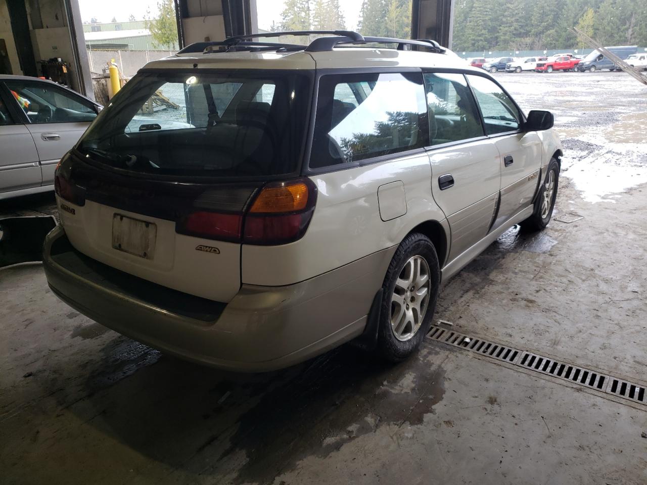 Photo 4 from auction – 2002 SUBARU LEGACY OUT with VIN 4S3BH665927632965