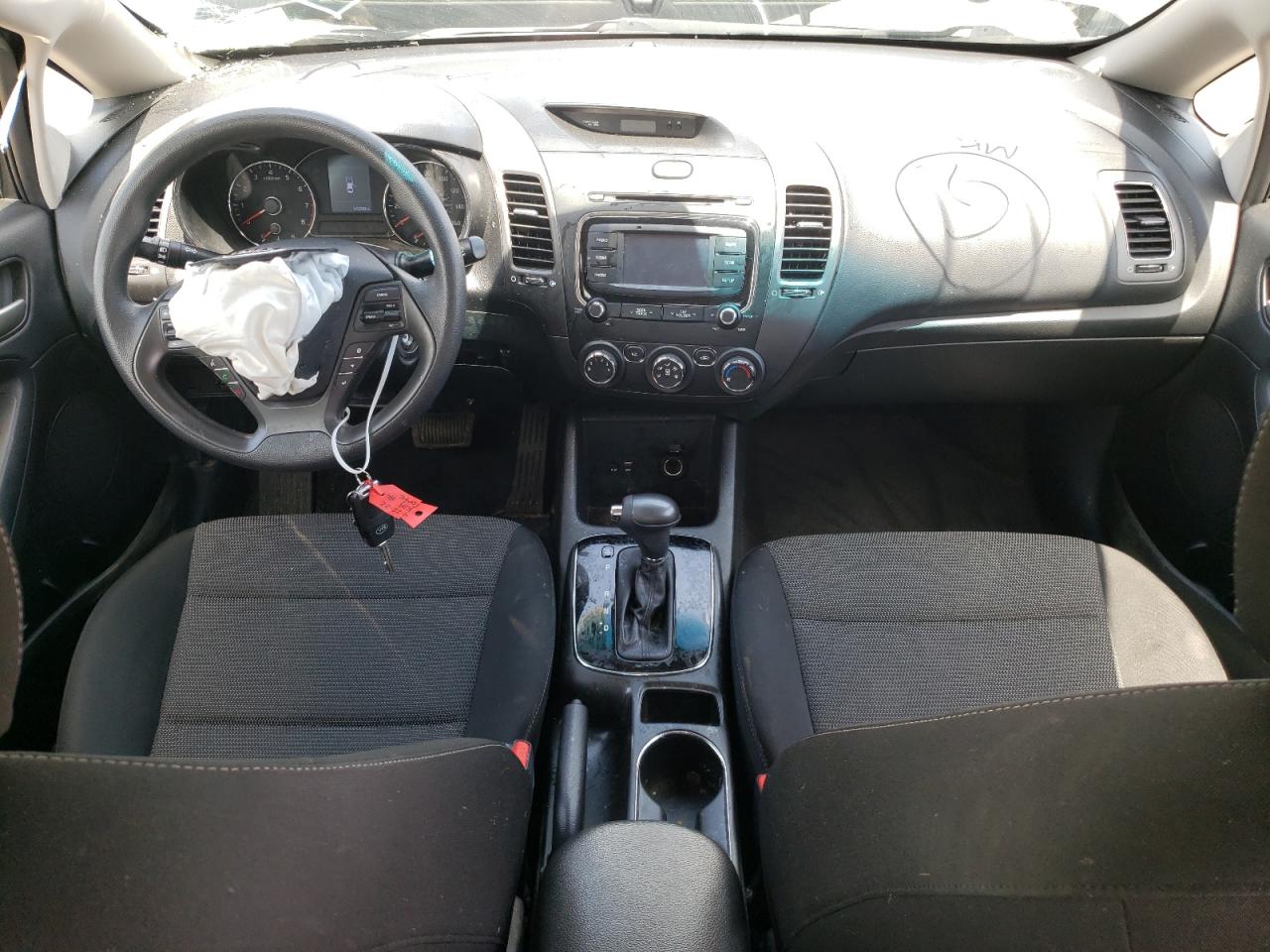 Photo 9 from auction – 2018 KIA FORTE LX with VIN 3KPFK4A78JE284851