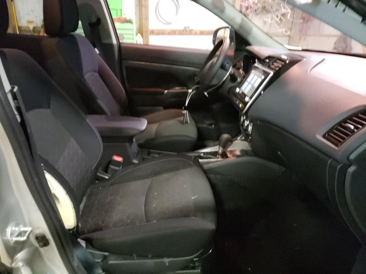 Photo 5 from auction – 2021 MITSUBISHI OUTLANDER with VIN JA4APVAU8MU014008