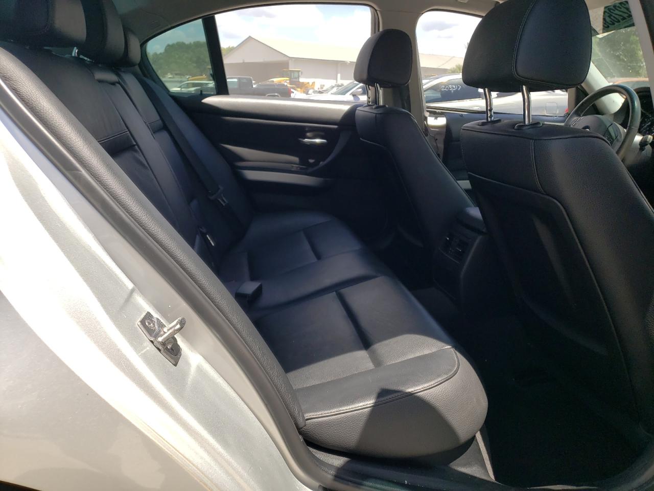 Photo 6 from auction – 2011 BMW 328 I with VIN WBAPH7C58BE461778