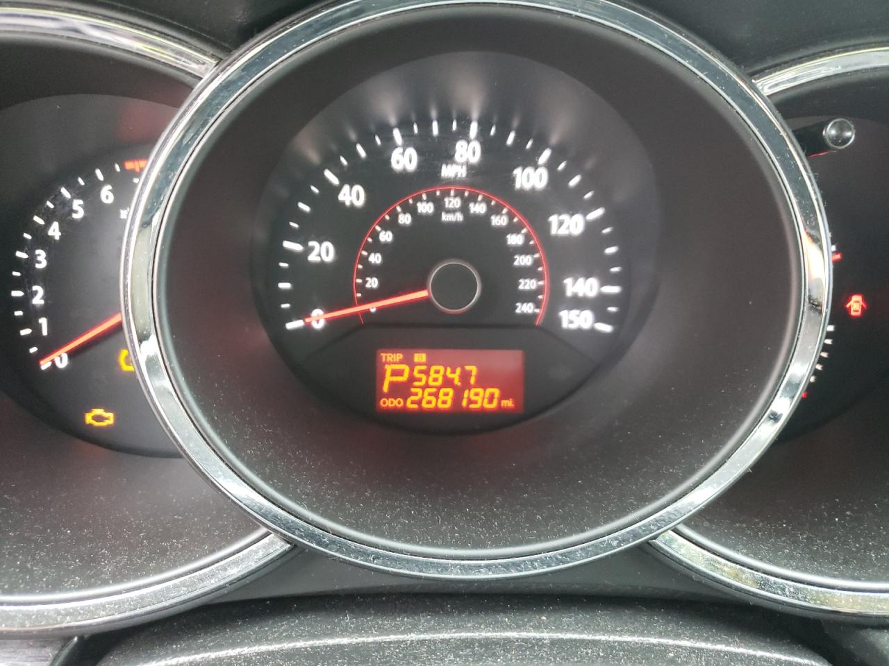 Photo 8 from auction – 2011 KIA SORENTO EX with VIN 5XYKUDA24BG171643